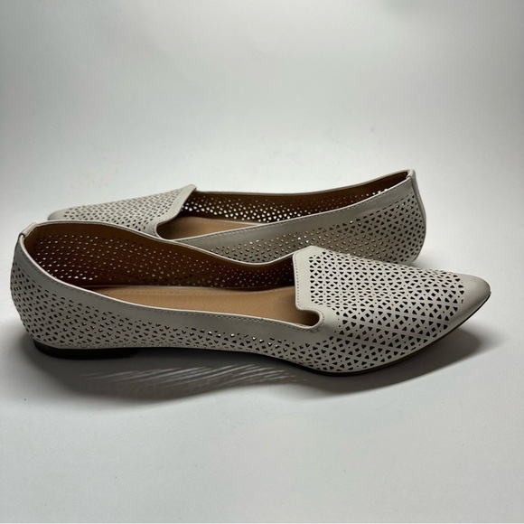 REPORT Flats Shoes Bone Laser Cutout Size 8.5 Loafers Pointy Toe Witchy Casual - Picture 5 of 11